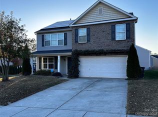 9507 Eagle Feathers Dr, Charlotte, NC 28214
