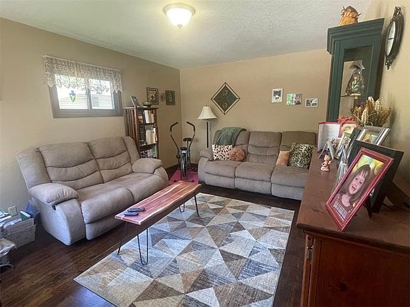 3rd image of 217 W Van Buren Ave