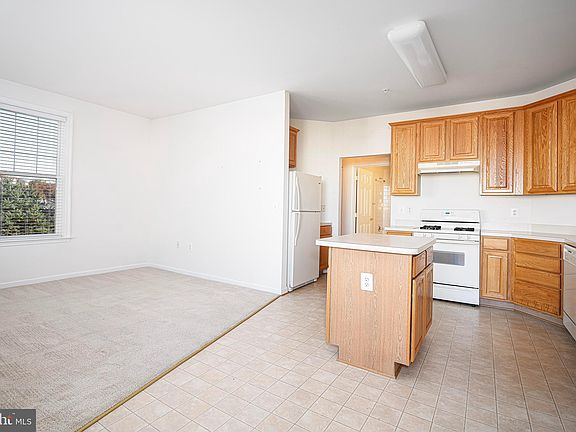 5th image of 1305 Scottsdale Dr Unit 335