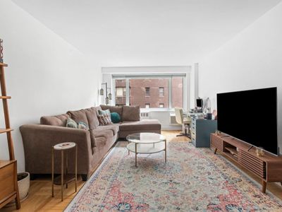 411 E 53rd St APT 3B, New York, NY, 10022
