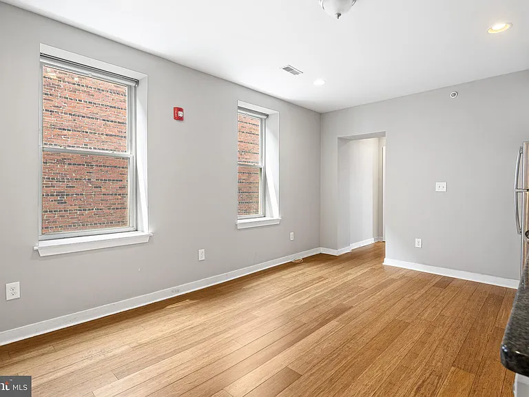 616 S 4th St #2R — Photo 5