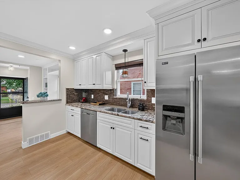 2115 E Hudson Ave — Photo 11