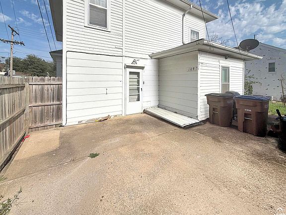 3rd image of 109 N 10th St