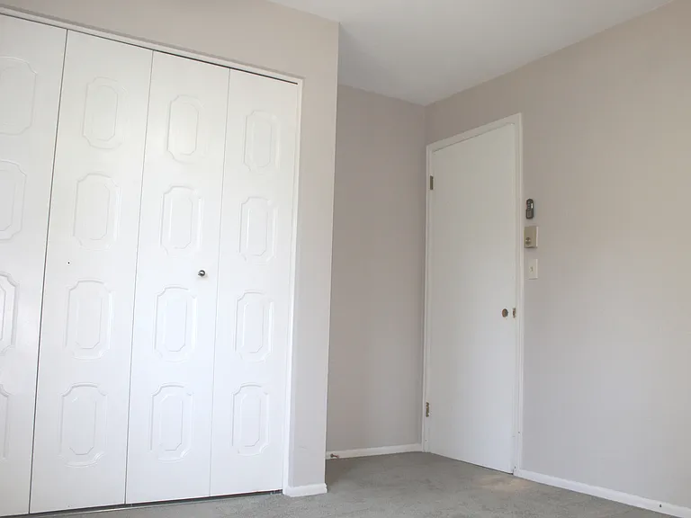 2247 S Eagle St — Photo 15