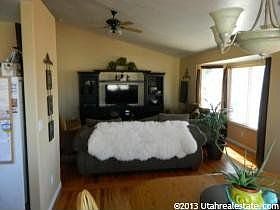 5th image of 637 W 2600th St N