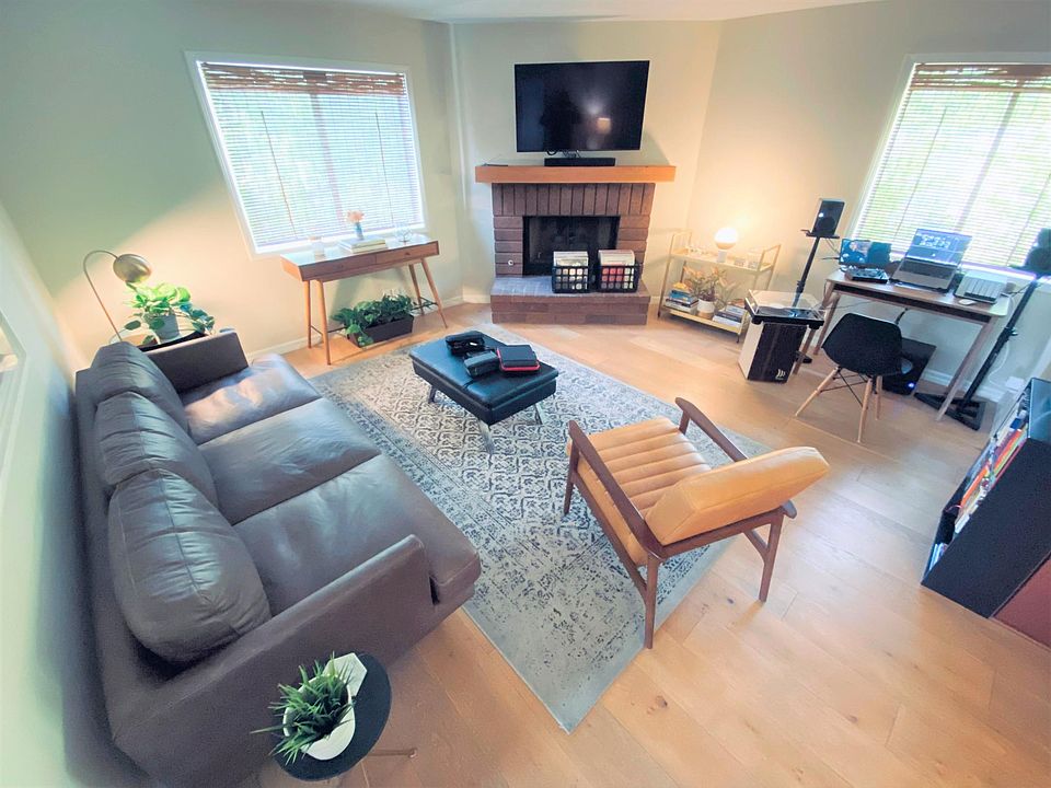 LIVING ROOM WITH FIREPLACE