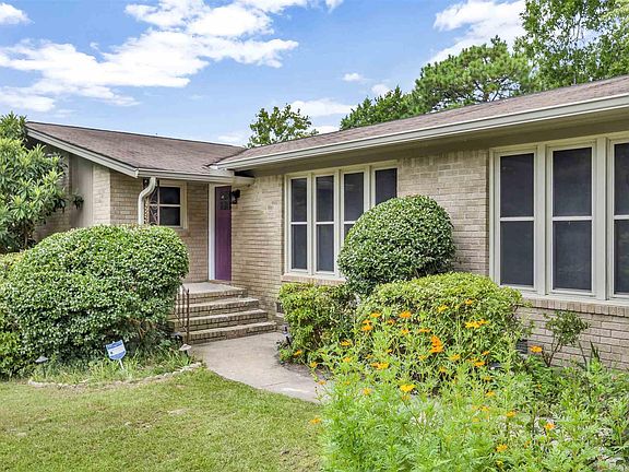 2nd image of 7719 Wessex Ln
