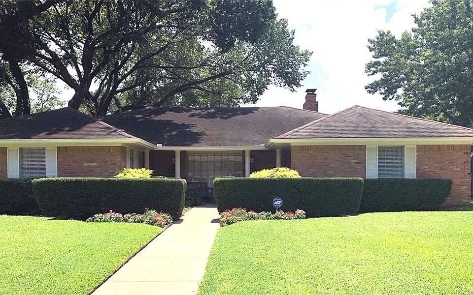 1st image of 2413 Greenwood Dr