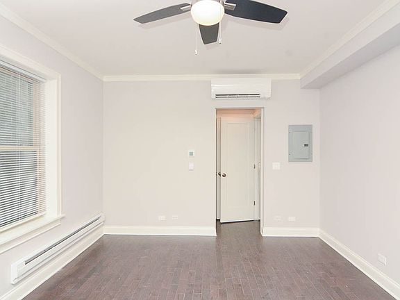 5th image of 640 W Wrightwood Ave #D502