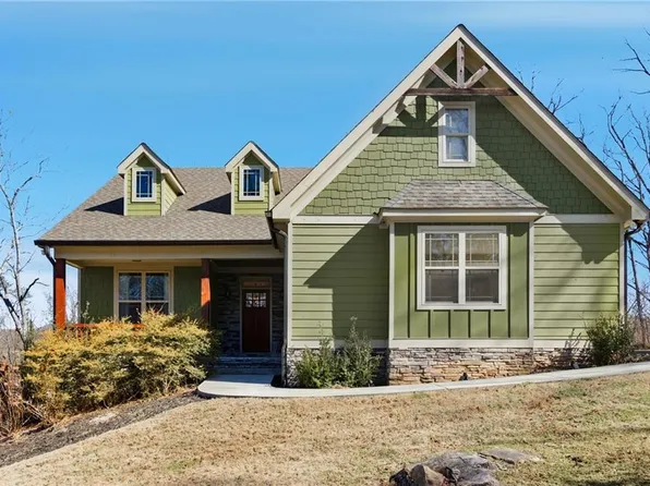 704 Brown Deer Dr, Talking Rock, GA 30175