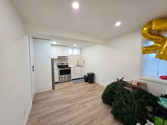 3rd image of 300 Albert St #Basement