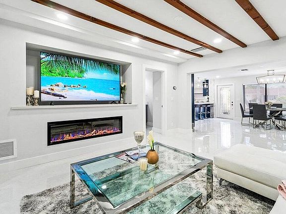 4th image of 324 Bamboo Road