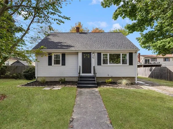 50 Benson Ave E, Rumford, RI 02916