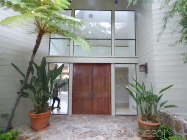 2nd image of 2620 Inyaha Ln