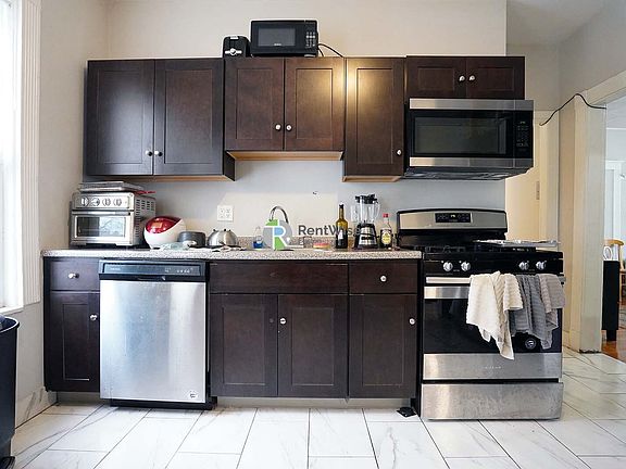 3rd image of 25 Linden St #253