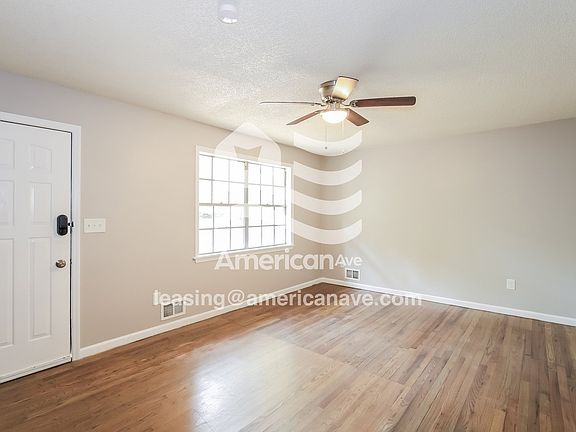 902802_003_wm_-_living_room_13313028.jpg