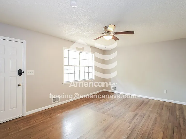 902802_003_wm_-_living_room_13313028.jpg
