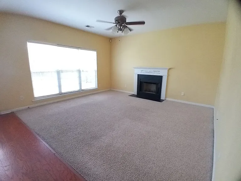 565 Batty Way — Photo 11
