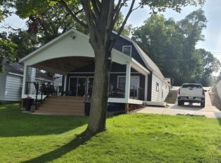 579 Bluff Dr, Middleville, MI 49333