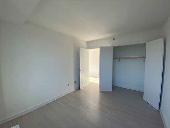 5th image of 249 Bedford Ave #306