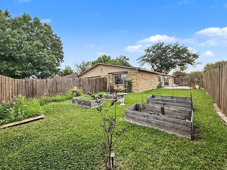 2910 Sweet Gum St — Photo 25