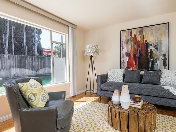 4th image of 4834 Clarendon Dr