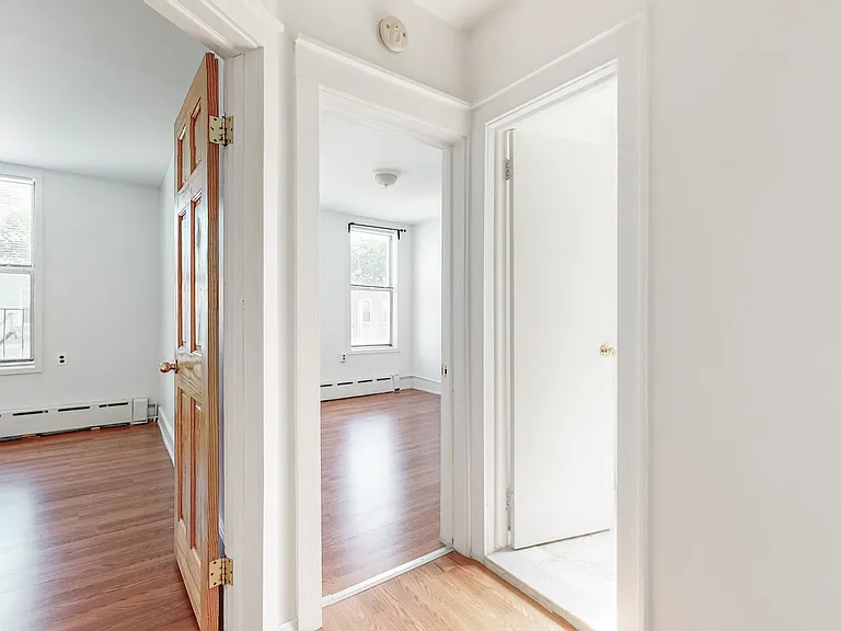 23-45 24th St #2R — Photo 7