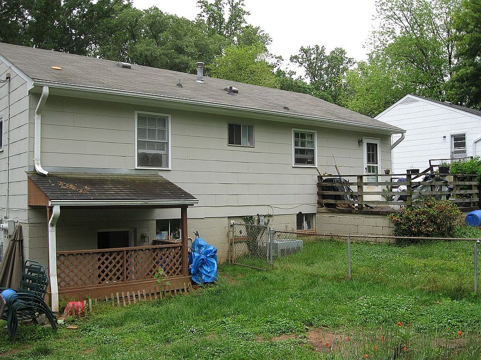 2nd image of 113 Thomas Dr