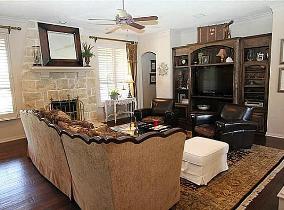 5th image of 204 Briarwood Ln