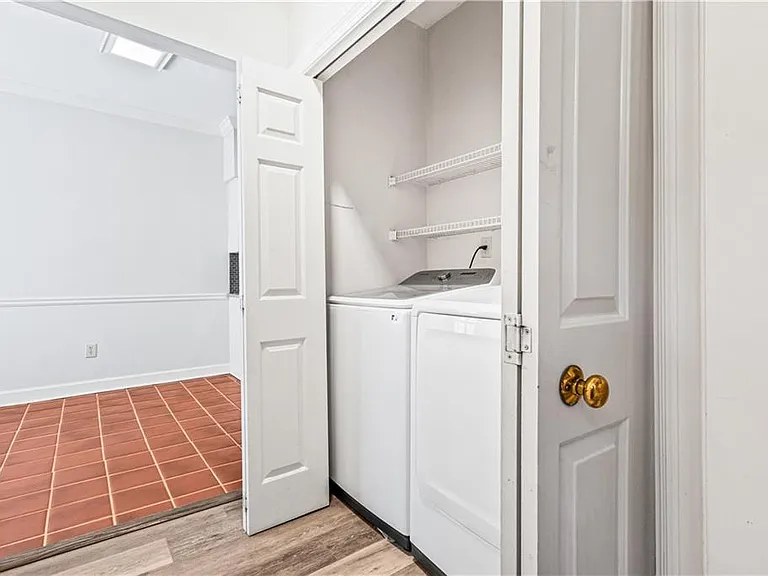 1160 Windsor Pkwy #8 — Photo 10