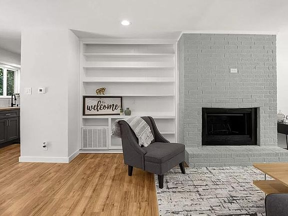 4th image of 2802 Catalina Dr