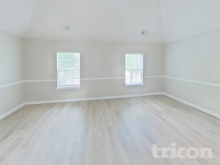 800 Hannah Ct — Photo 8