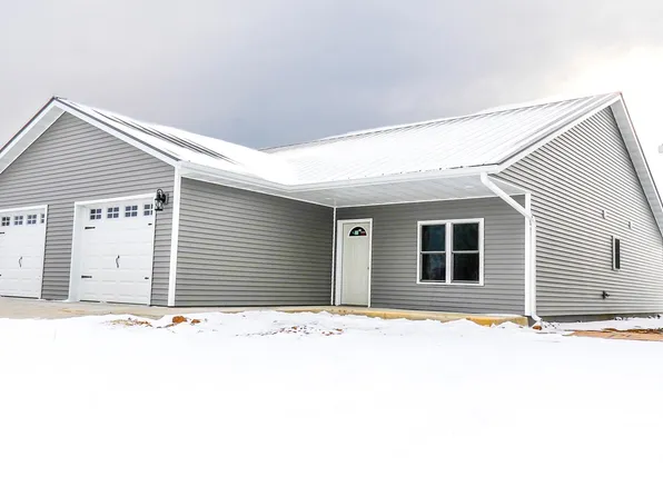 713 Salsbery Cir, Hillsboro, WI 54634