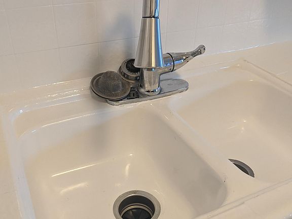3rd image of 6225 Fulton Ave APT 6