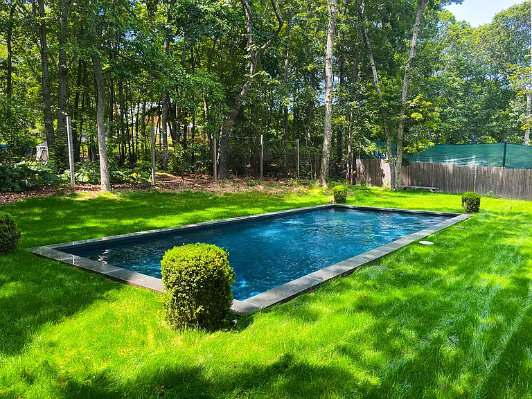 2347 Noyac Rd — Photo 2