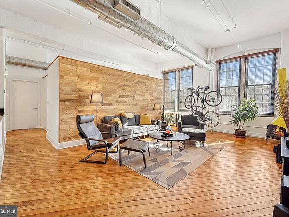 2nd image of 200 Lincoln Ave #206