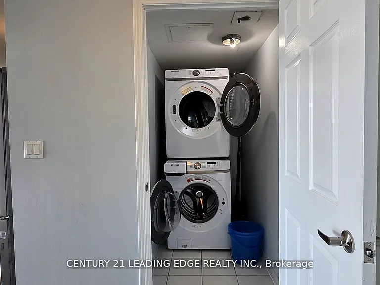 18 Valley Woods Rd #Penthouse 204 — Photo 3
