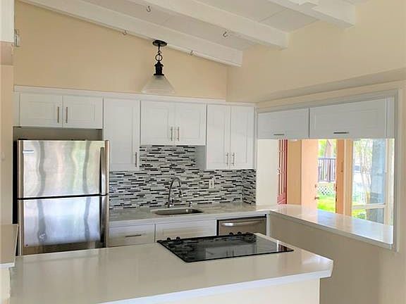 4th image of 2525 Flamingo Ln