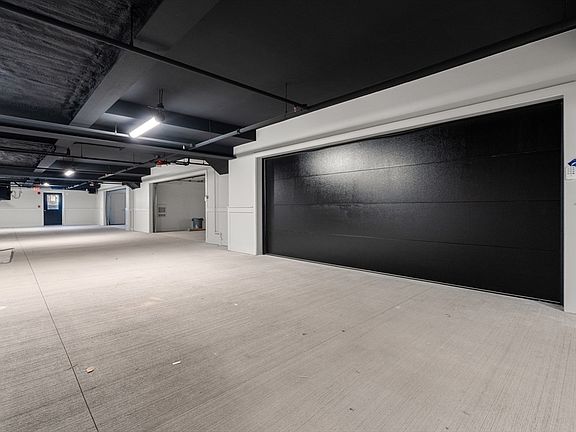 5th image of 956 Walnut St #6