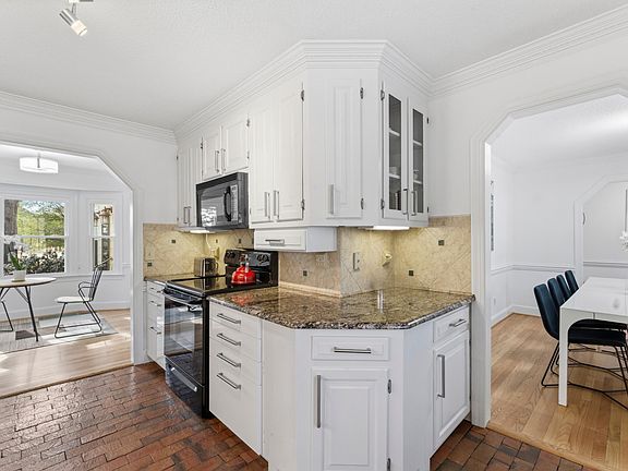 5th image of 627 Keith Hills Rd