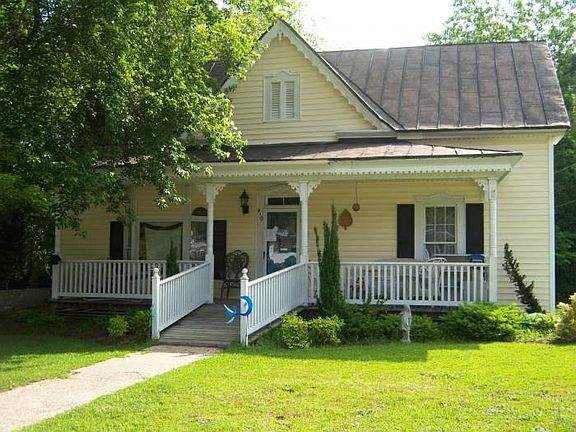 2nd image of 410 N Pine St