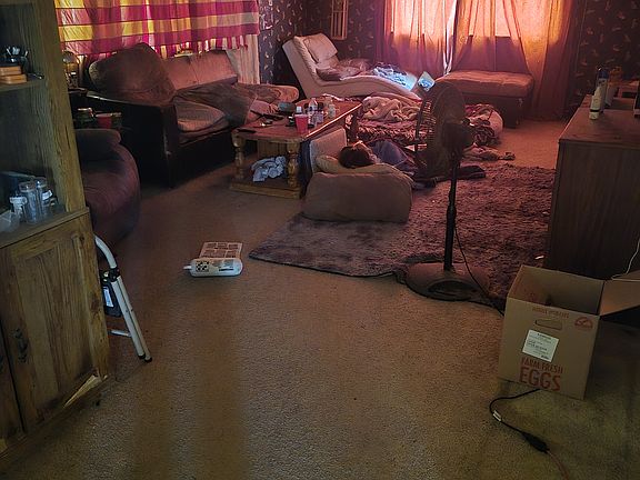 4th image of 505 W Locust St