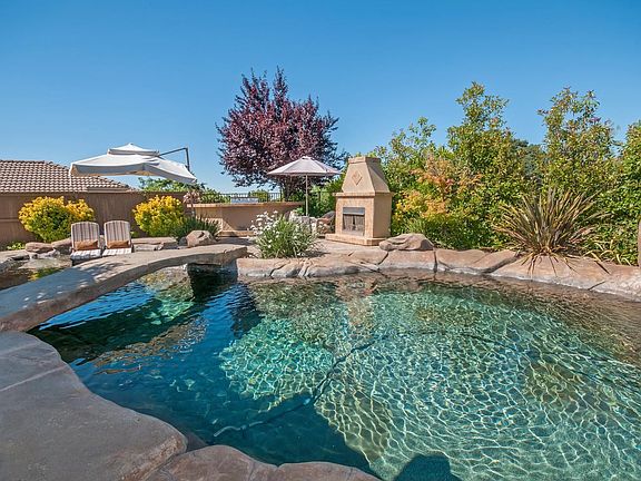 2nd image of 2224 Beckett Dr