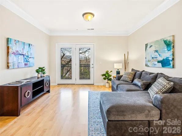 726 Appeldoorn Cir, Asheville, NC 28803