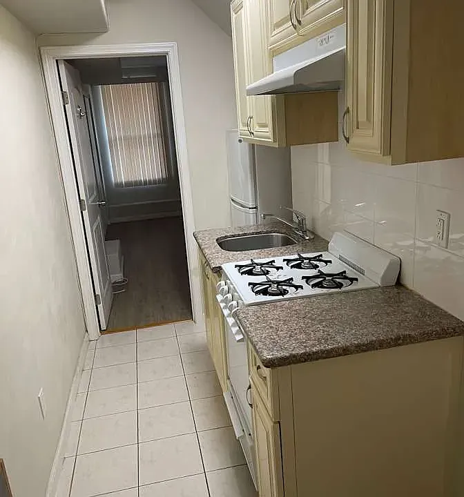 2752 35th Ave #2
