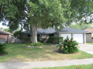 418 Reseda Dr, Webster, TX 77598