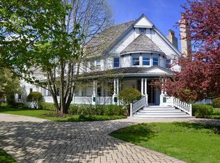 22 S Wynstone Dr, North Barrington, IL