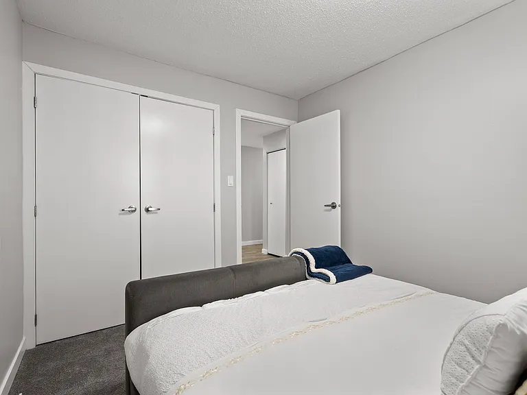 424 Main St — Photo 11