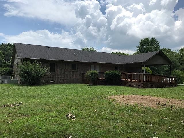 2nd image of 807 Fairway Dr