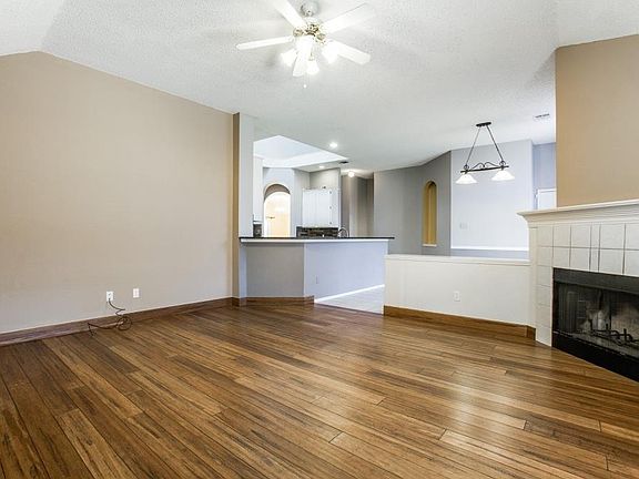 5th image of 8017 Fleetwood Dr